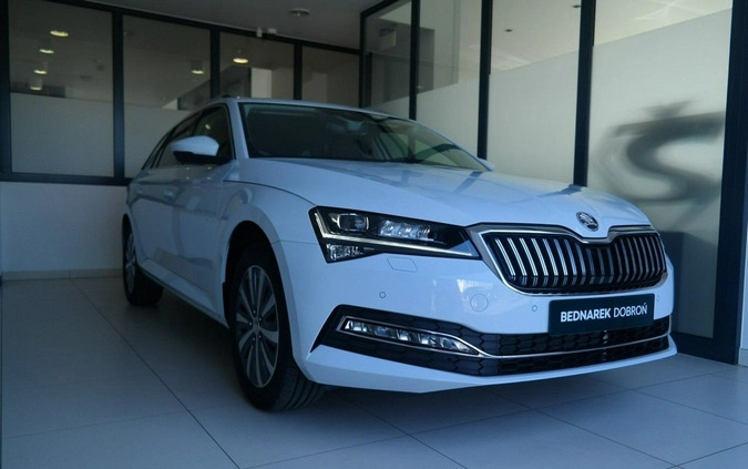 Skoda Superb cena 169900 przebieg: 5, rok produkcji 2024 z Opalenica małe 436